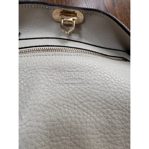 VALENTINO Garavani Rockstud Dove Gray Small Hobo Crossbody Shoulder Bag - FLAW - Picture 10 of 11